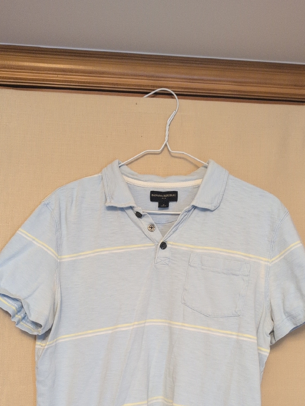 Banana Republic Light Blue Striped Three Button Men’s Polo Size Medium
